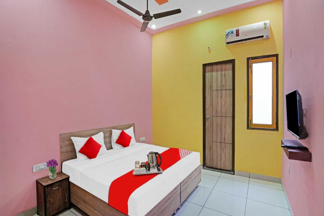 Hotel O Dahleez Noida Exterior foto