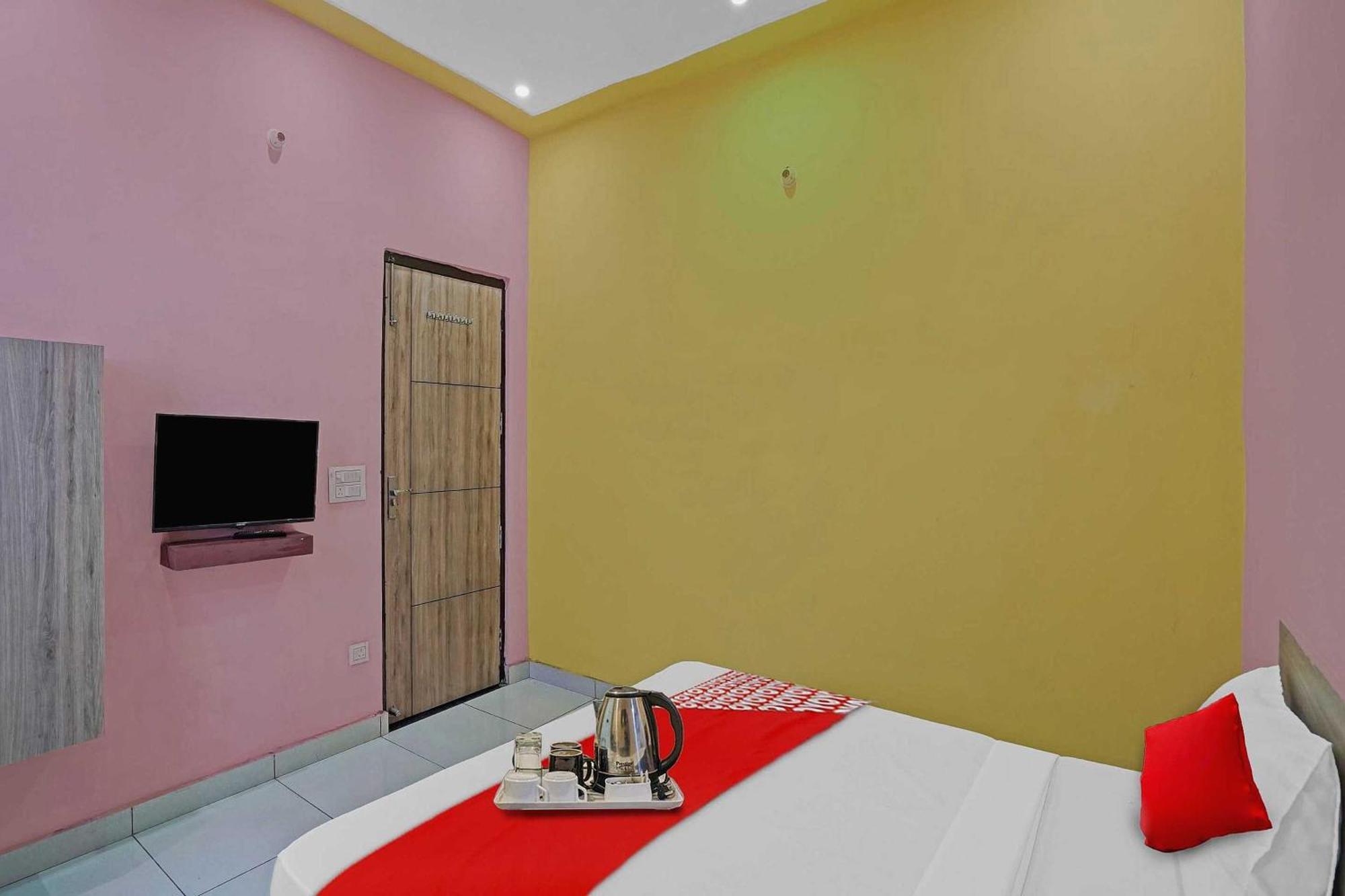 Hotel O Dahleez Noida Exterior foto