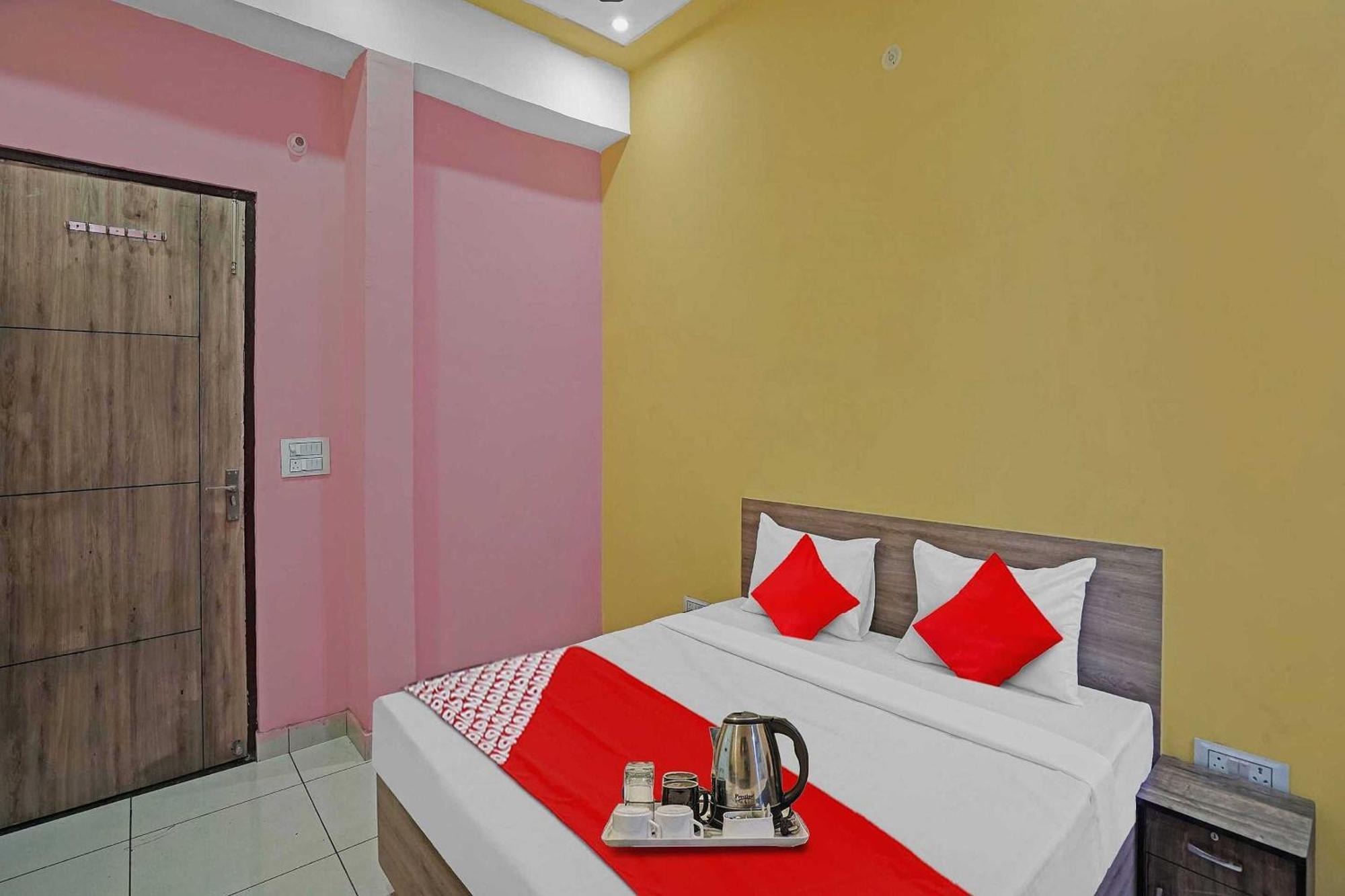 Hotel O Dahleez Noida Exterior foto