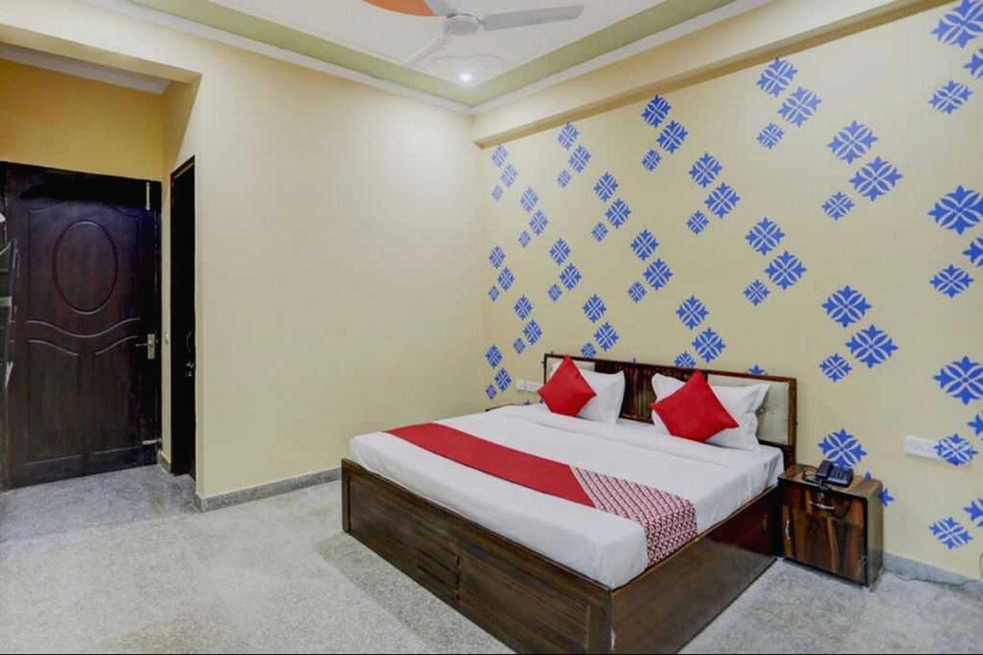 Hotel O Dahleez Noida Exterior foto